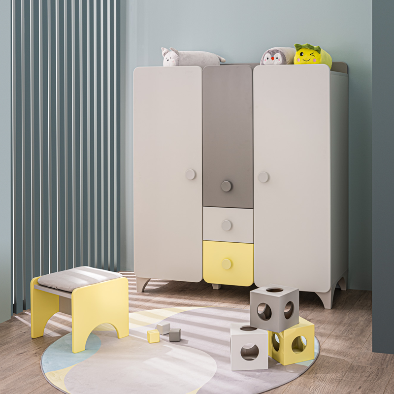 Трикрилен детски гардероб MINIA 124x46x142 см-1