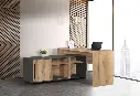 nisak-shkaf-s-plazgascha-vrata-i-tri-chek.webp