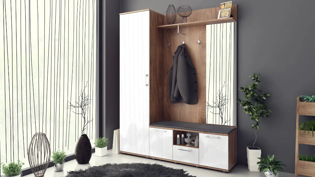 Hallway Trip- BCO + WG- cam01.webp